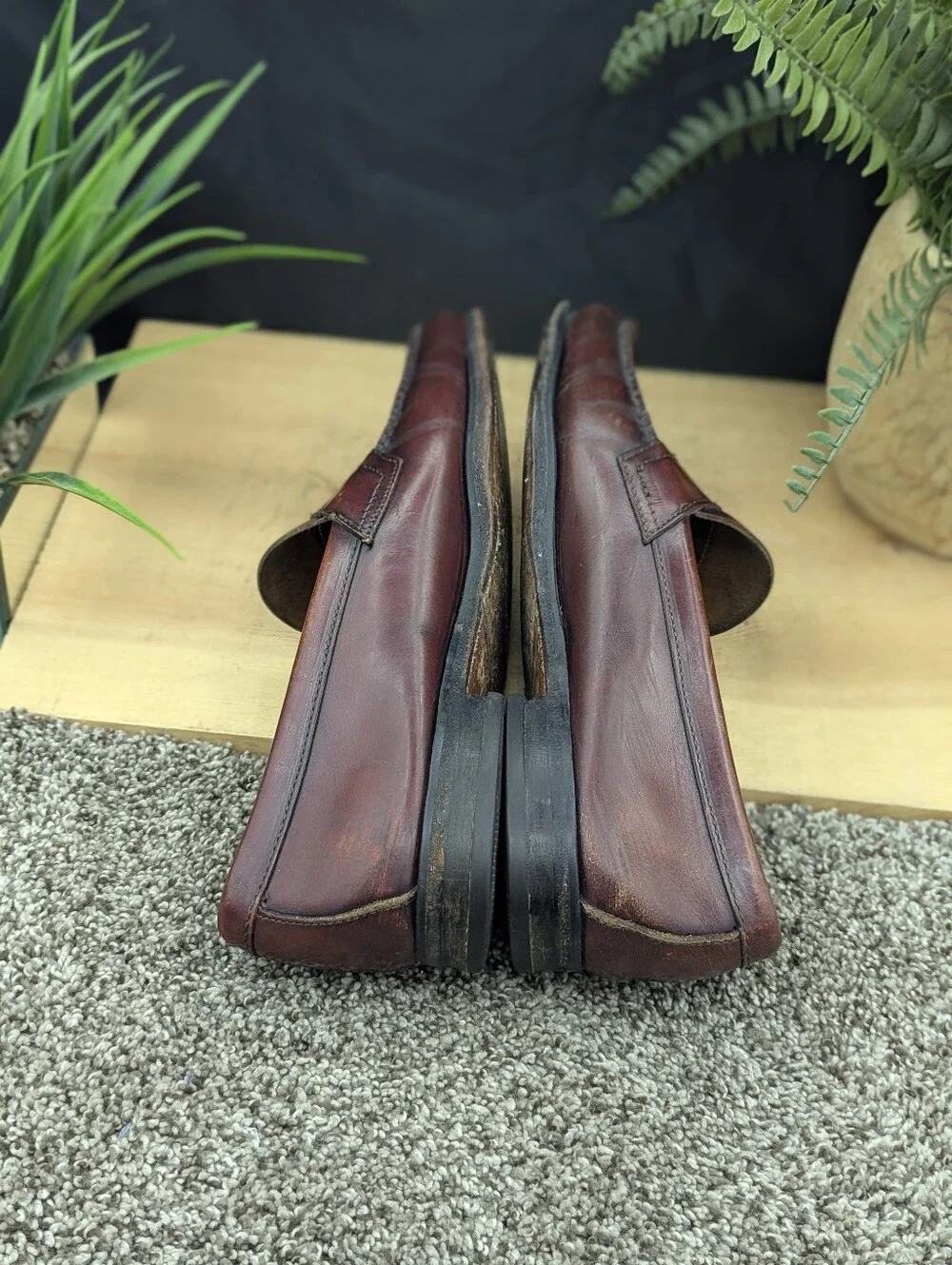 G.H. Bass Weejuns Mens Size 10.5D Black Cherry Leather Penny Loafers Dress Shoes